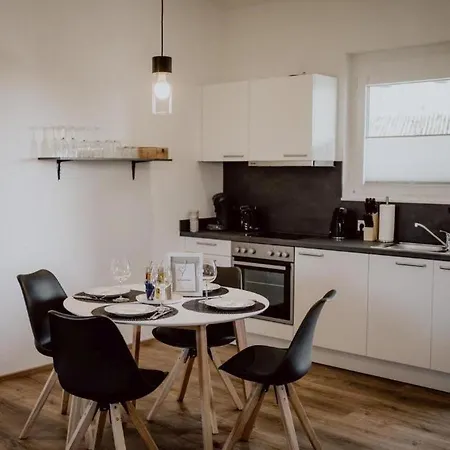 Rheinzeit-weisweil 아파트 *